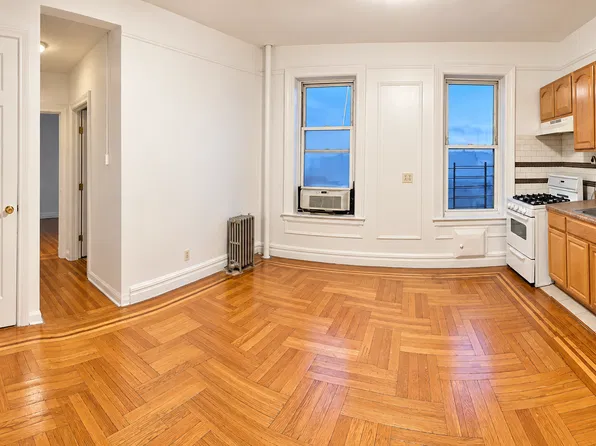 4582 Manhattan College Parkway image 1 of 5