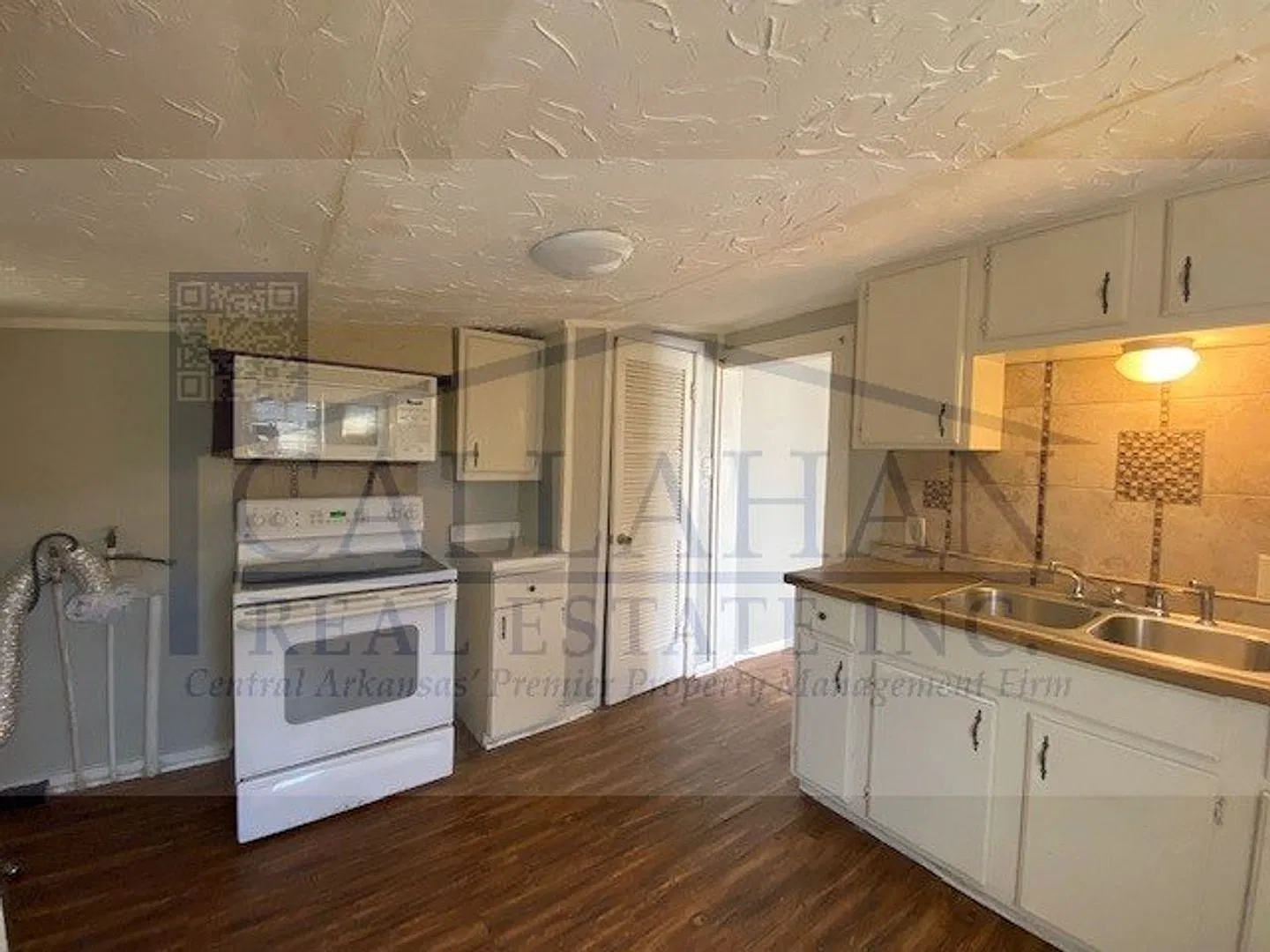 NLR 1 Bedroom Duplex — Photo 4