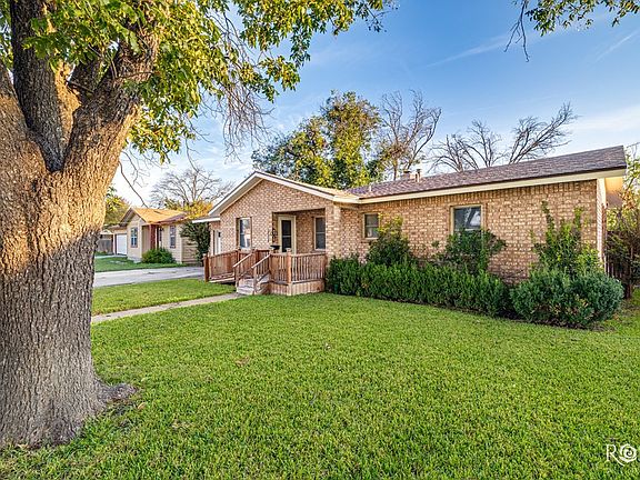 5th image of 611 Allen Dr