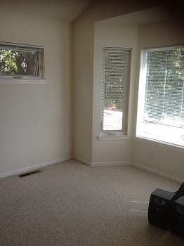 4th image of 411 Colusa Ave