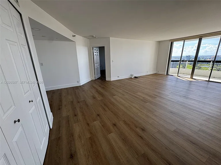 3530 Mystic Pointe Dr #2709 — Photo 32