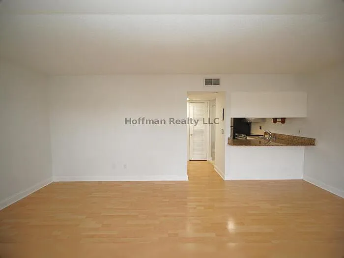 120 S Church Ave #206 — Photo 4