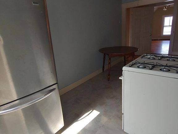 Left side of kitchen