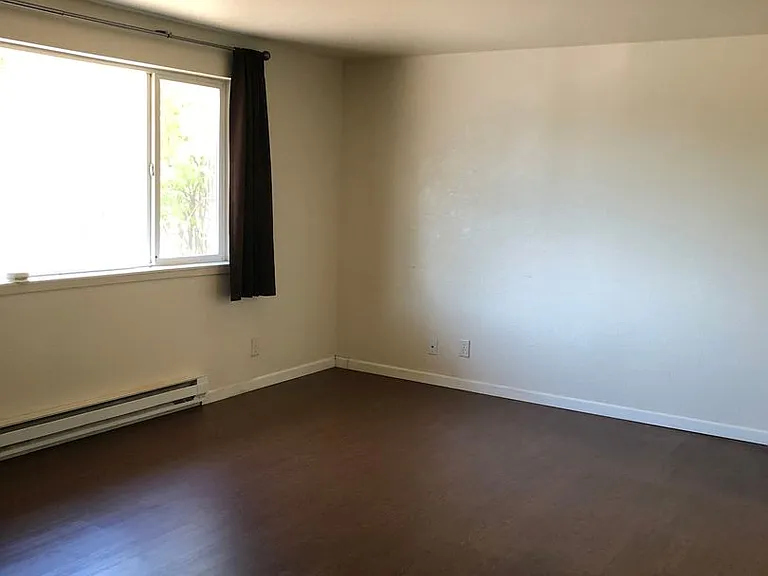 3259 Johnson St — Photo 8