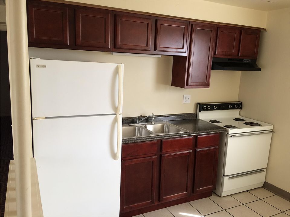 2nd image of 114 Blossom Rd APT 7