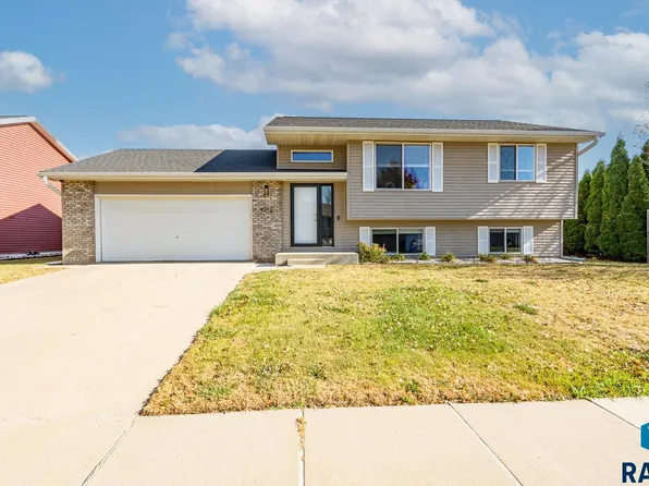 4312 W Panda Dr, Sioux Falls, SD 57107