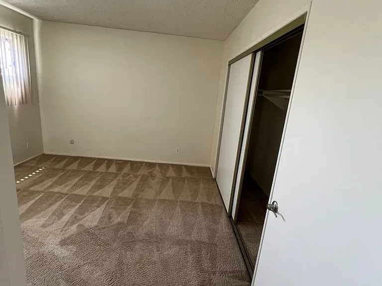 The Burbank Towers — Photo 2
