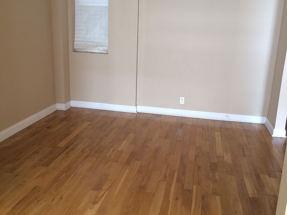 2nd image of 4330 S Langley Ave #1