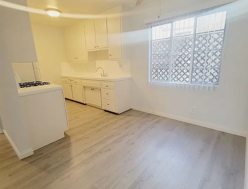 1st image of 1365 Orange Grove Ave #1
