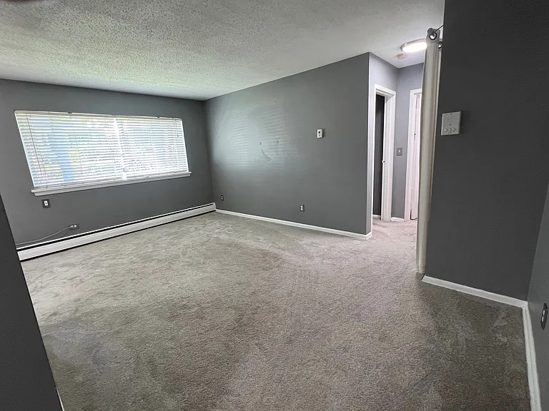 2747 Dupont Ave S #102 — Photo 12