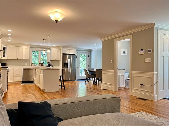 4th image of 41 Rangeley Rd Unit 41