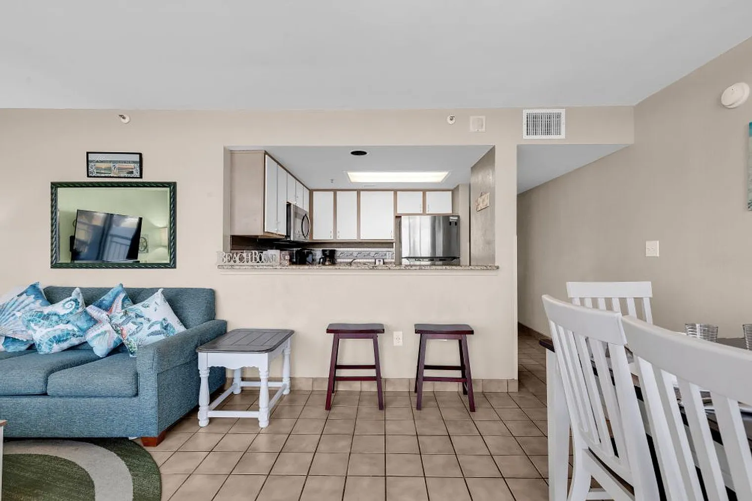2 bed, 2.0 bath, 893 sqft, $4,413 — Photo 4
