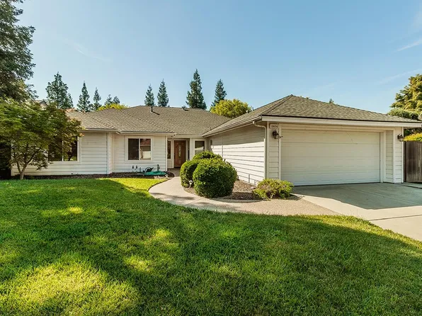 10694 N Coronado Cir, Fresno, CA 93730