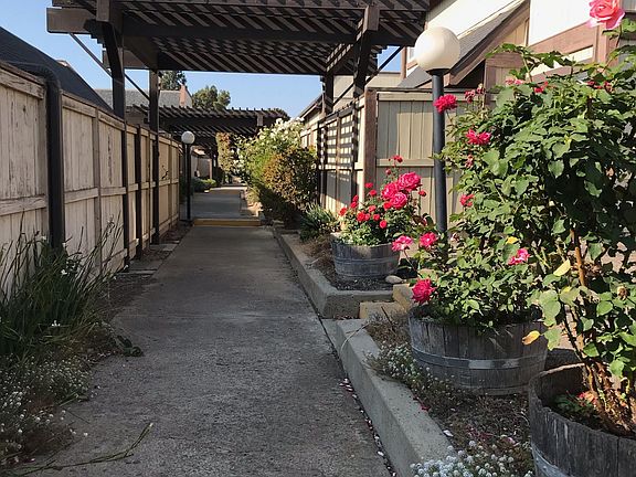 Common walkway