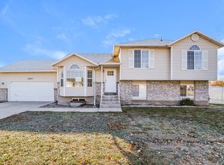 2897 W 2300 N, Clinton, UT 84015