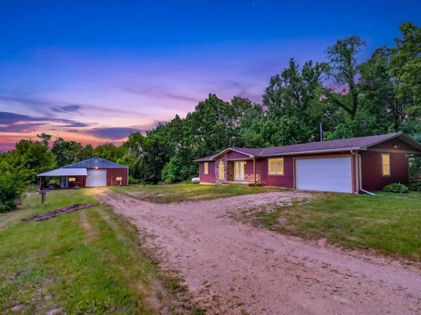 1397 Sayles Trl, Belleville, WI 53508