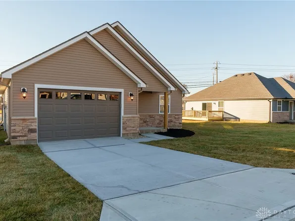 1571 Montgomery Ave, Fairborn, OH 45324