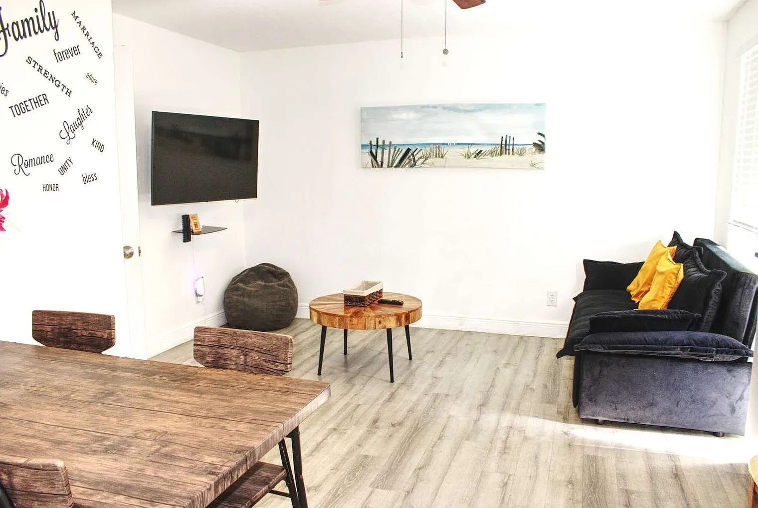 1 bed, 1.0 bath, 592 sqft, $2,623 — Photo 2