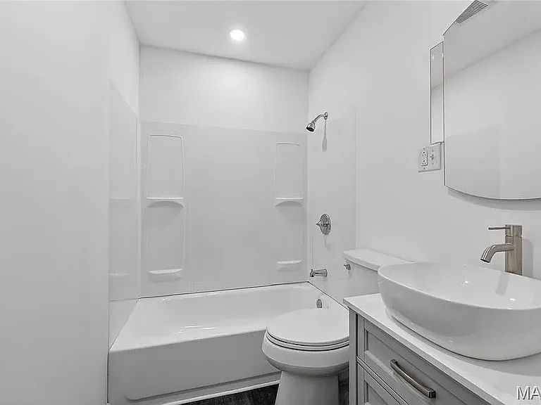 2412 Mousette Ln — Photo 8