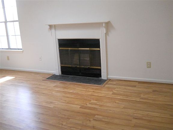 LIVING ROOM WITH FIREPLACE