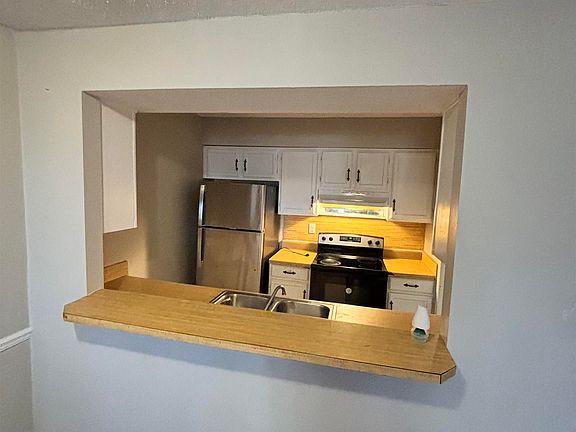5th image of 646 Valley Crest Dr Unit 646
