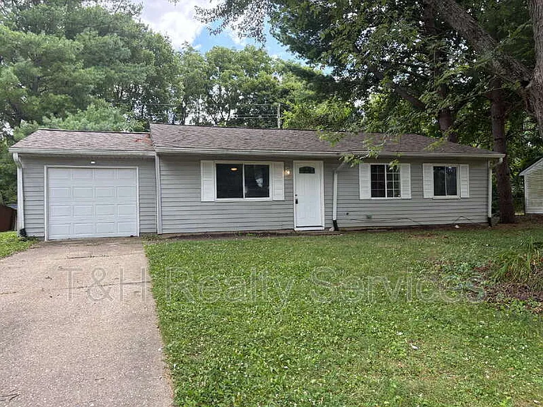 8705 Zephyr Dr — Photo 1