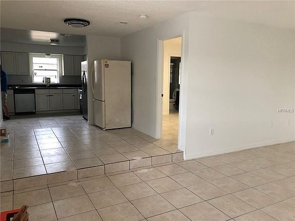 4th image of 3228 Shady Pine Ave