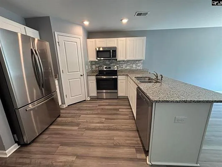 120 Kings Parish Ct — Photo 3