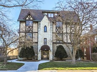 410 N Raynor Ave APT 2W, Joliet, IL 60435