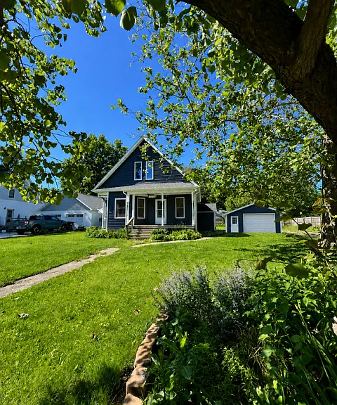303 E Center St — Photo 1