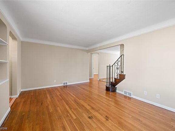 5th image of 5515 Wilber Ave