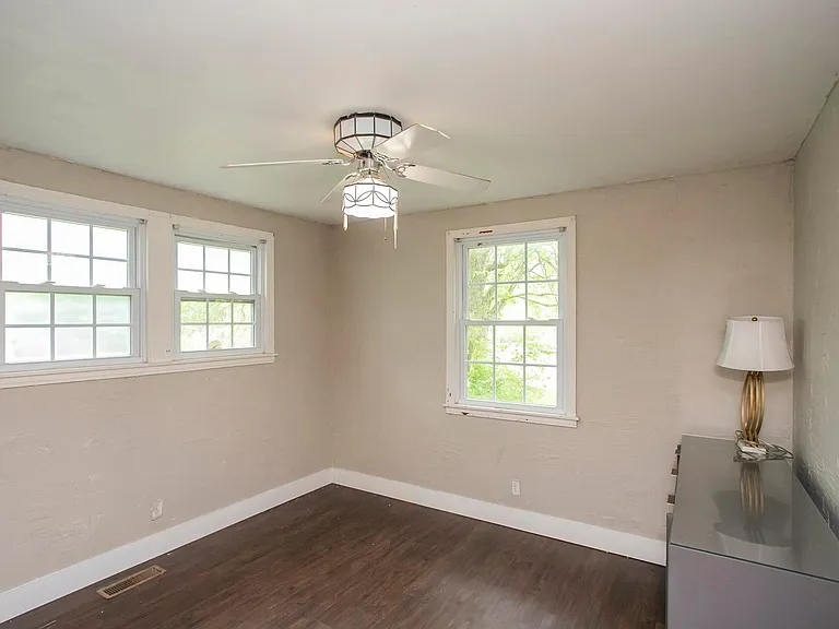 313 Archwood Dr — Photo 7