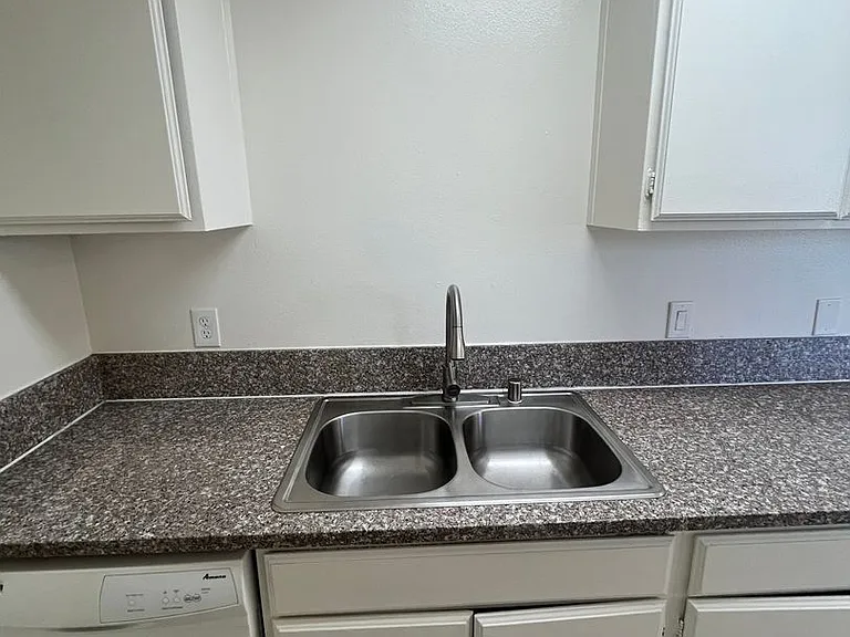 Casa Buena Apartments — Photo 12