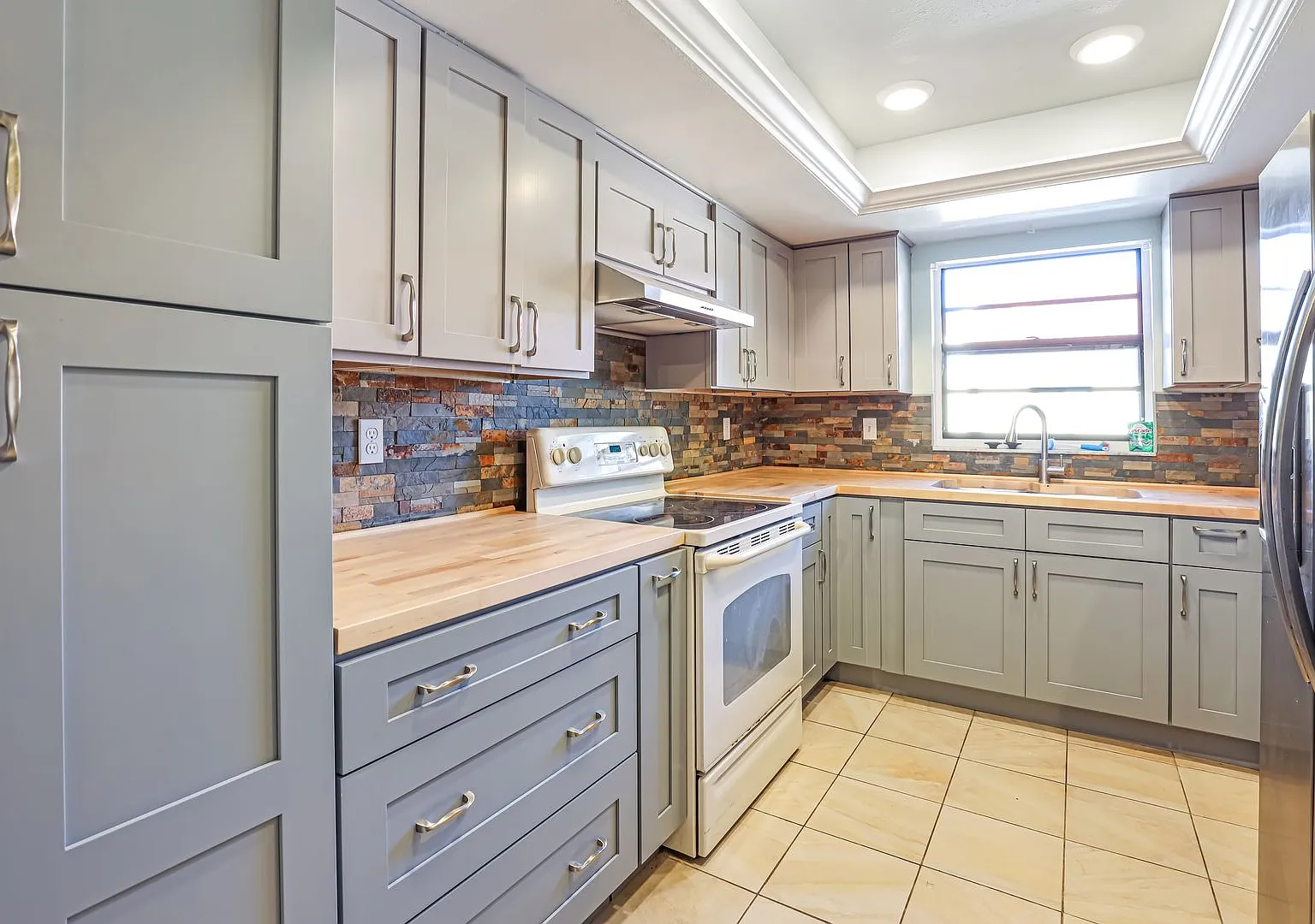 55+ ONLY Updated 1 Bed 1 Bath In Meadow Croft In Bradenton!! — Photo 4