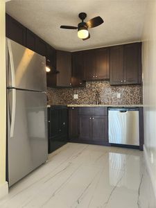 600 Village Green Ct APT 309, Palm Springs, FL, 33461