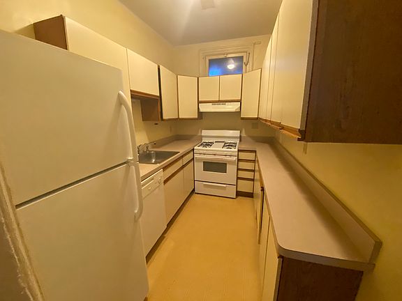 3rd image of 403 N State St #4