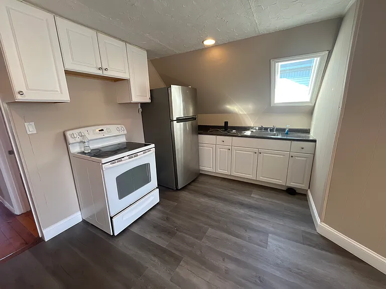 94 Chatham St #1 — Photo 10