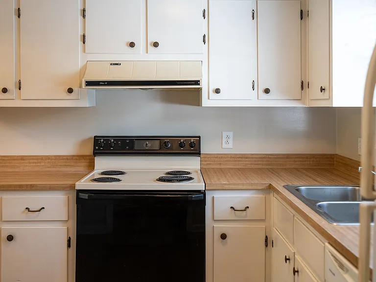 700 Rife Rd #11F — Photo 17
