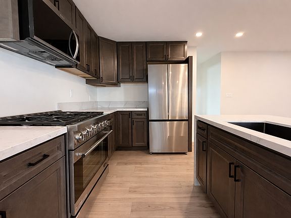 5th image of 4601 Almayo Ave