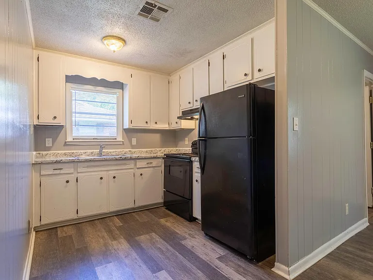 702 Placid Dr — Photo 3