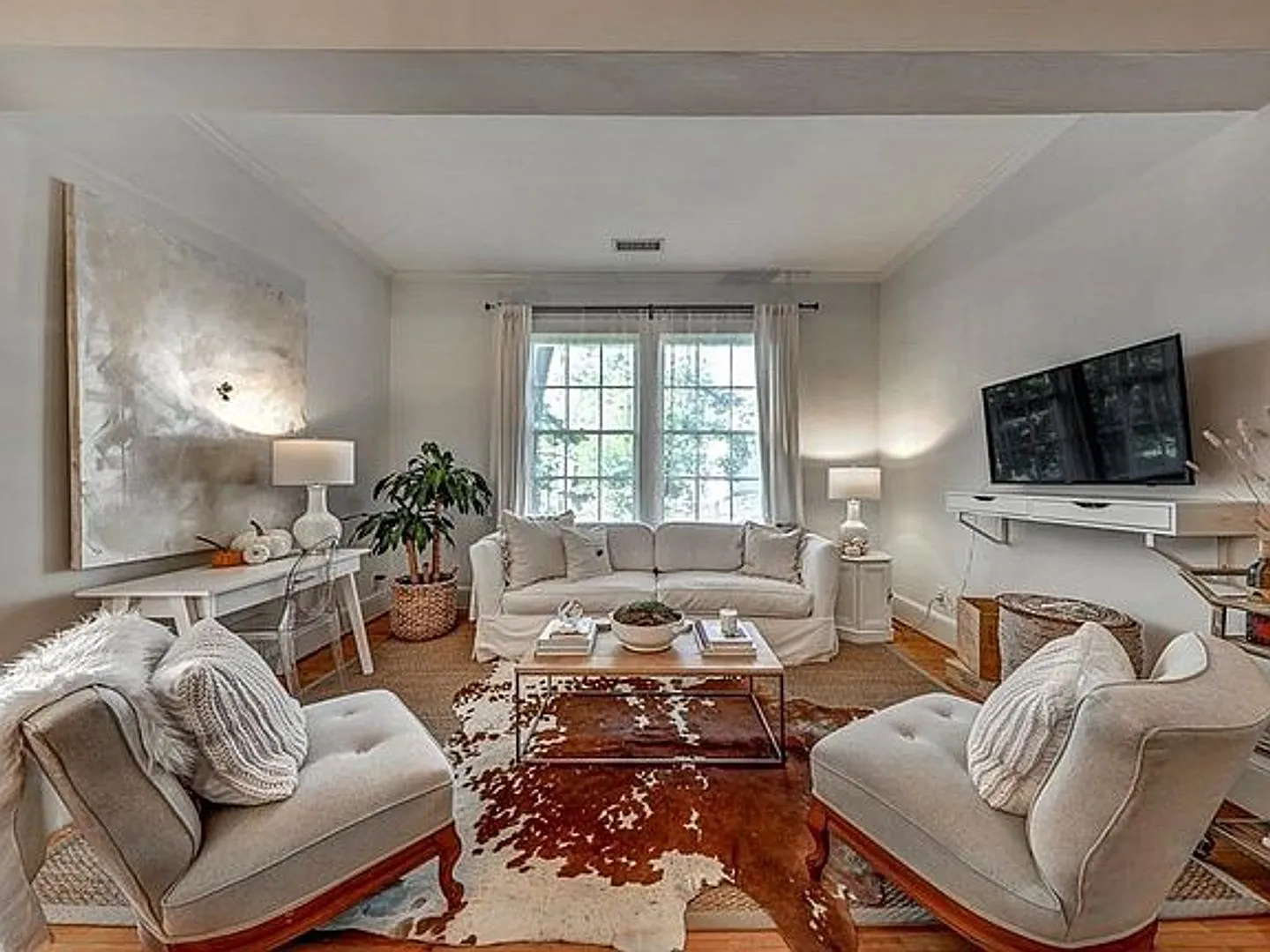 Beautifully Renovated 1bd/1ba Condo in Great Virginia Highlands Location!! — Photo 3
