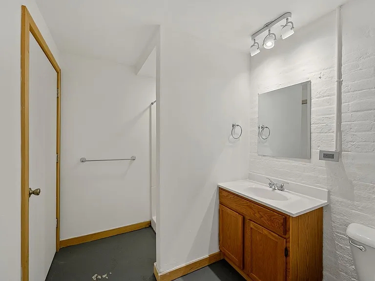 1622 Vine St — Photo 16