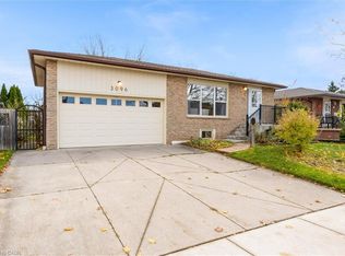 3096 Palmer Dr, Burlington, ON L7M 1S9