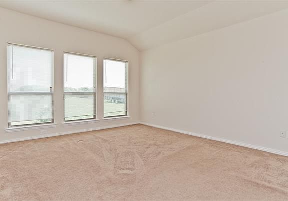 4th image of 350 Windmill Ct