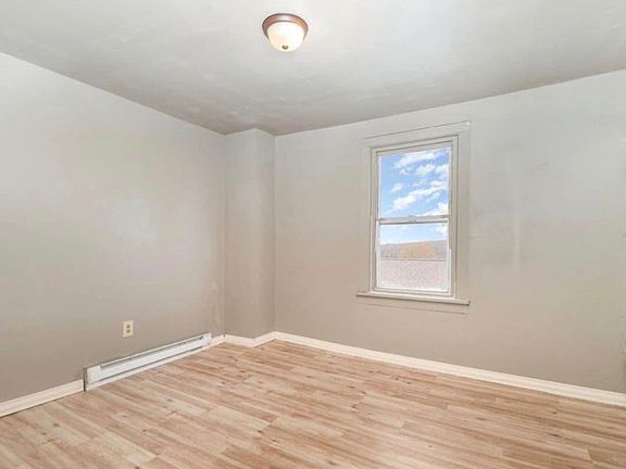 3rd image of 118 N 6th St