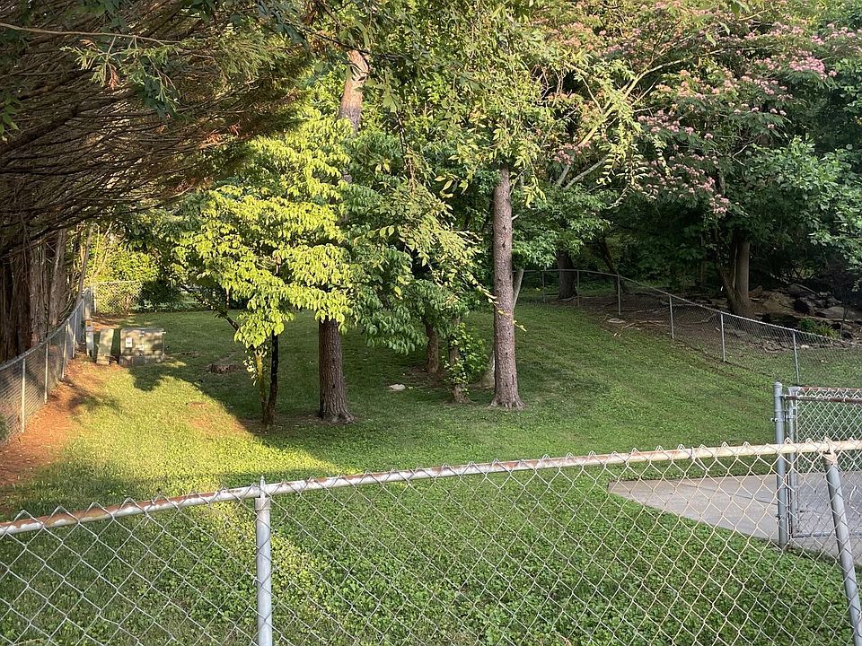 2nd image of 109 Hanover Pl