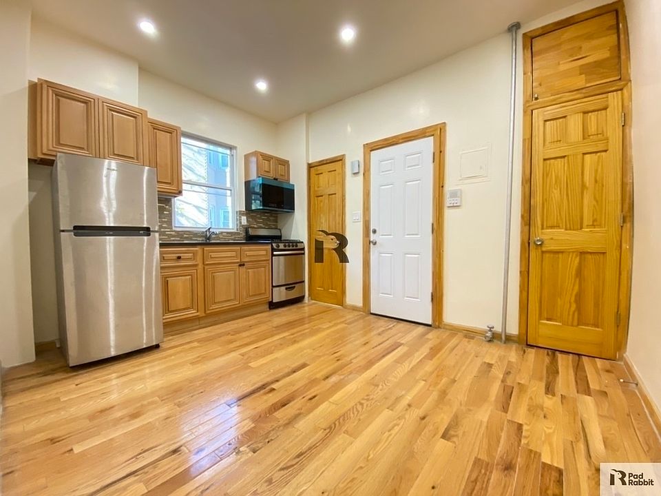 1st image of 600 Sterling Pl