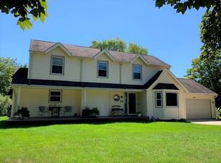W61N840 Arbor Dr, Cedarburg, WI 53012