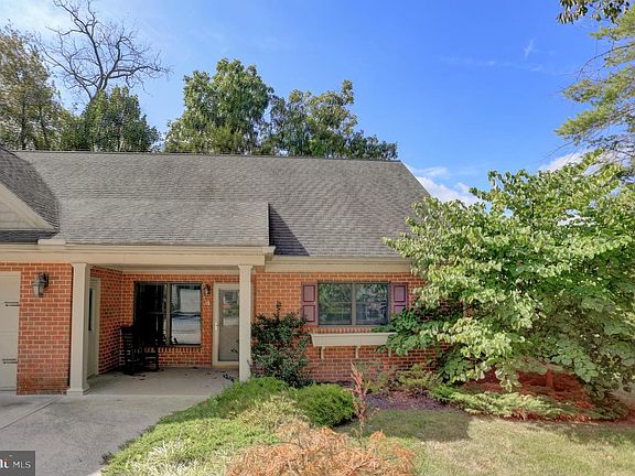 2nd image of 13 Stonebrook Dr
