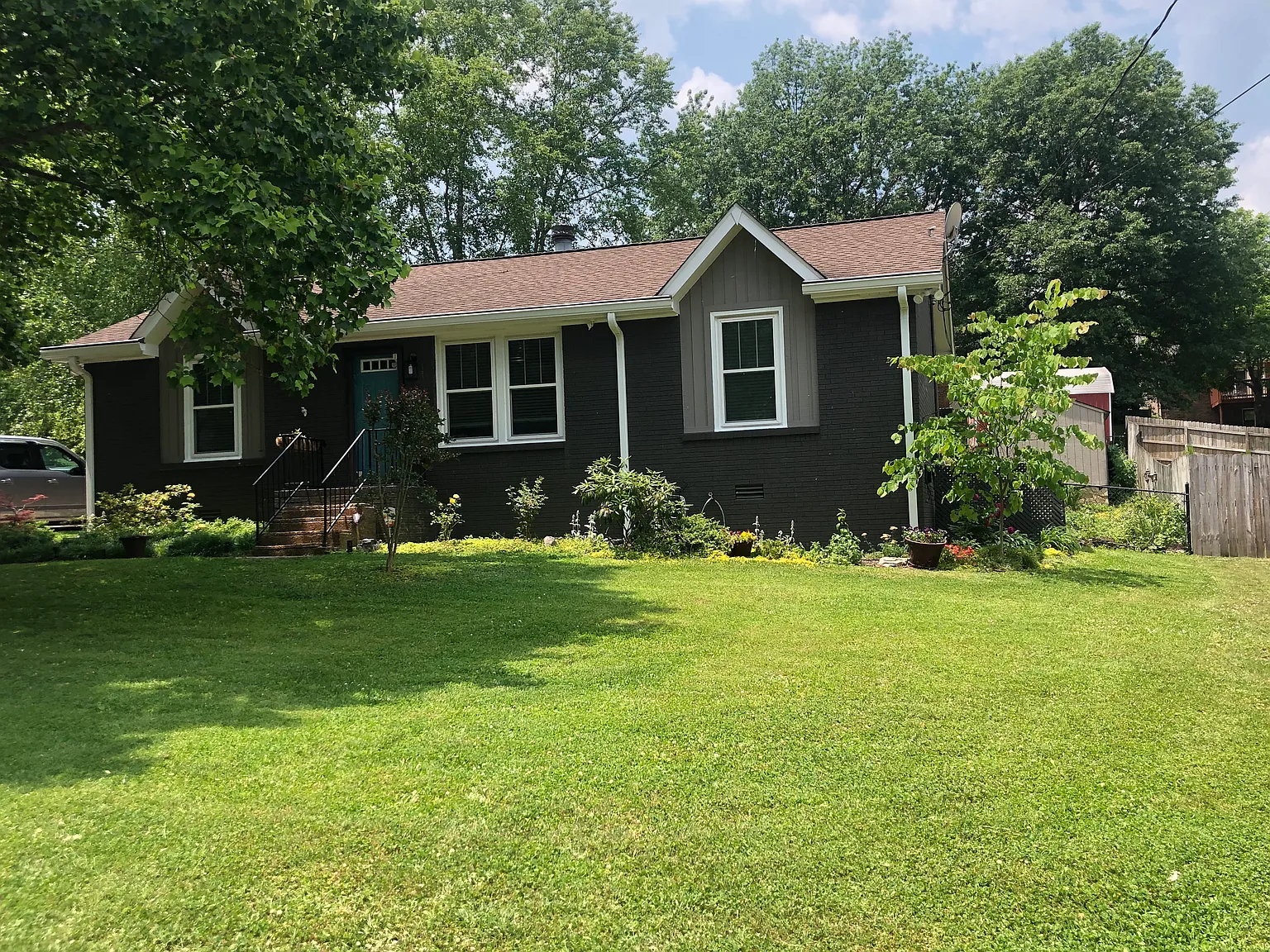 832 Ember Lake Dr — Photo 1